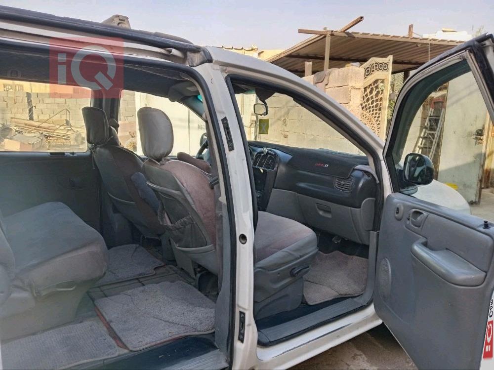 دودج كارافان